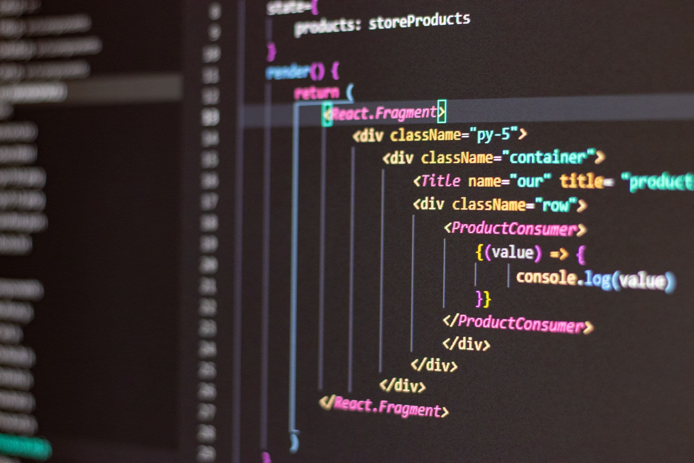React code in een code-editor op een donkere scherm